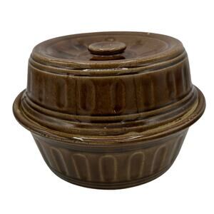 Vintage USA Stoneware Lidded Dish 2 Qt  Oven Proof Marked USA Possibly McCoy